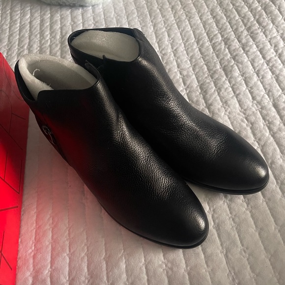 Black leather ankle boot by Aerosoles - Picture 3 of 8